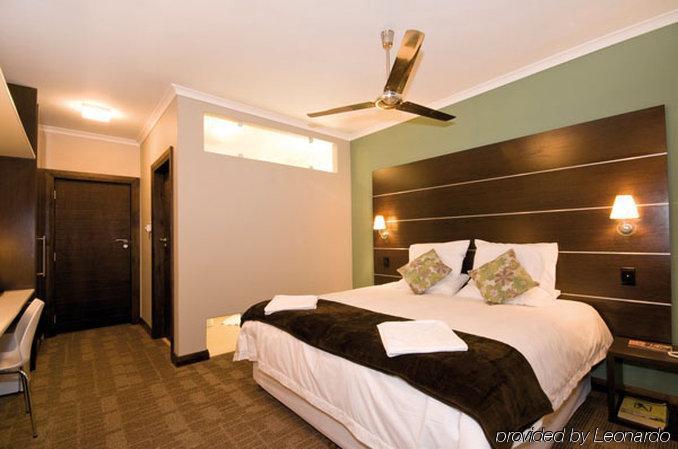 The Hub Boutique Hotel Port Elizabeth Extérieur photo