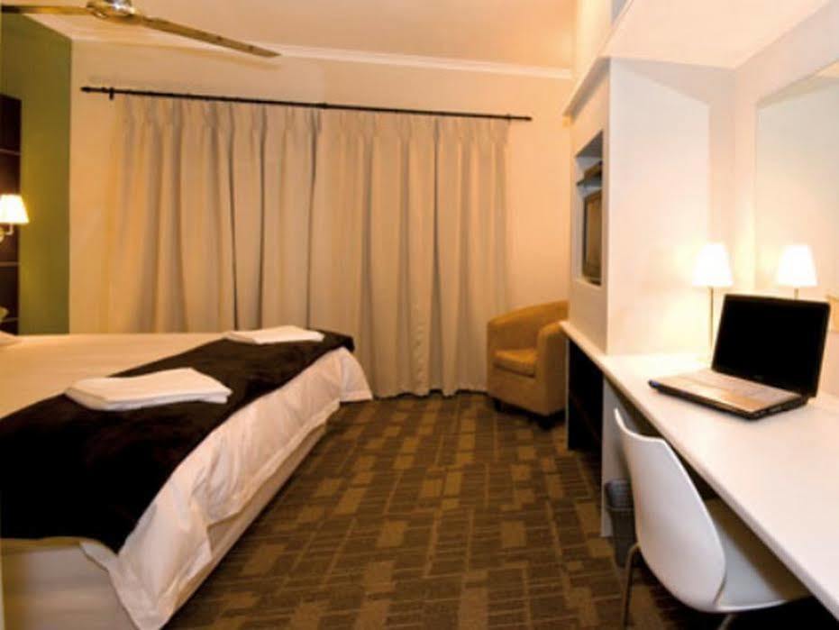 The Hub Boutique Hotel Port Elizabeth Extérieur photo